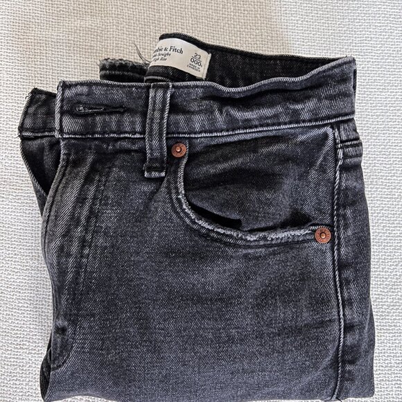 Abercrombie Ultra High Rise Ankle Straight Jeans | Petite Size 23 - Picture 4 of 6